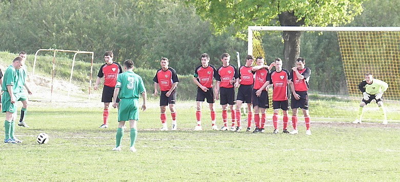 B-klasa: Legia Osiek-ZS Świedziebnia 0:0