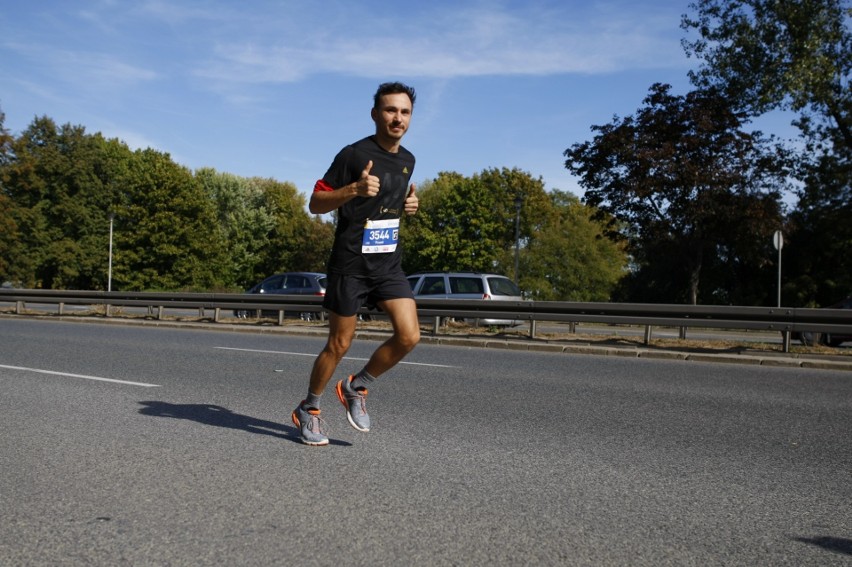 Uczestnicy Maratonu Warszawskiego 2018. Więcej zdjęć...