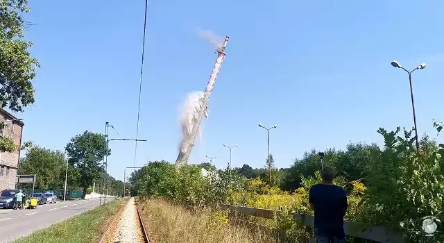 Wyburzanie komina elektrociepłowni MakoszowyZobacz kolejne zdjęcia. Przesuwaj zdjęcia w prawo - naciśnij strzałkę lub przycisk NASTĘPNE