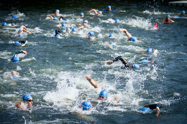 Ice Swimming Bydgoszcz Festival to absolutna nowość na mapie wydarzeń w naszym mieście. Przed nami zawody dla prawdziwych twardzieli, którzy będą się ścigali na Brdzie w zimowej aurze. Pierwsza edycja zmagań Ice Swimming Bydgoszcz Festival odbędzie się 10 listopada w okolicach Wyspy Młyńskiej. Szczegóły Ice Swimming Bydgoszcz Festival na kolejnych slajdach >>>Opinie po meczu Chemik Bydgoszcz - Warta Zawiercieźródło: TVN/x-news