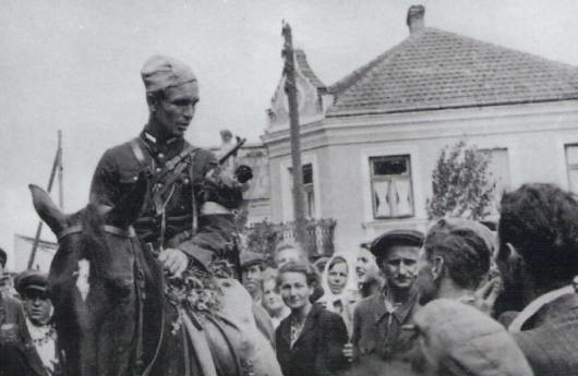 Partyzantem, który także dał się we znaki czerwonej władzy,...