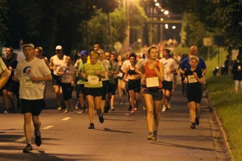 Nocny Wrocław Półmaraton 2013 odwołany! Tłum spontanicznie ruszył ulicami! A Dutkiewicz przeprasza