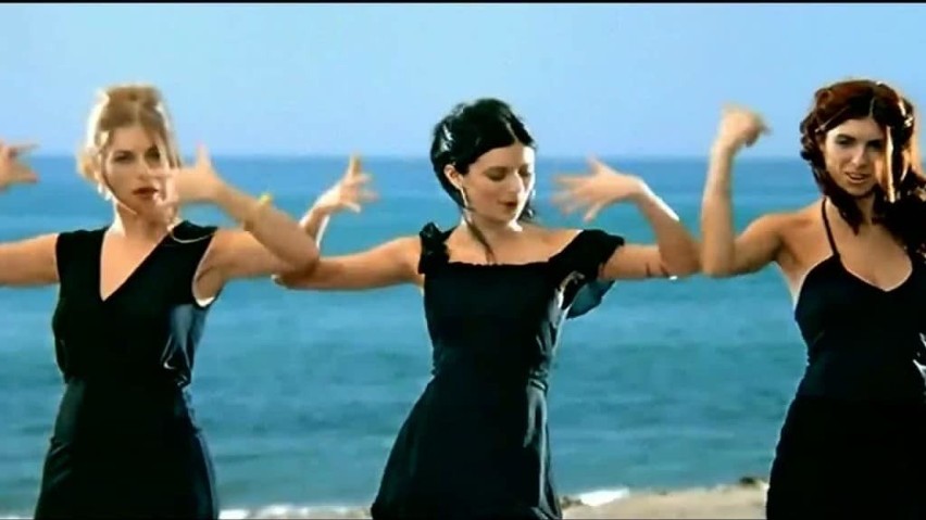 Las Ketchup - "Asereje (The Ketchup Song)"