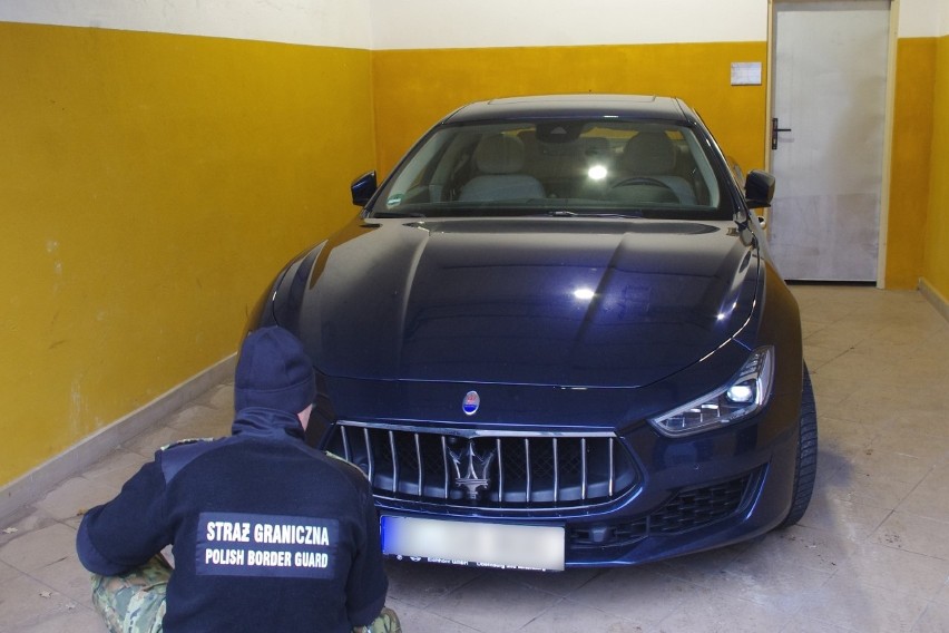 Maserati Ghibli o wartości około 280 tysięcy zł zatrzymali 9...
