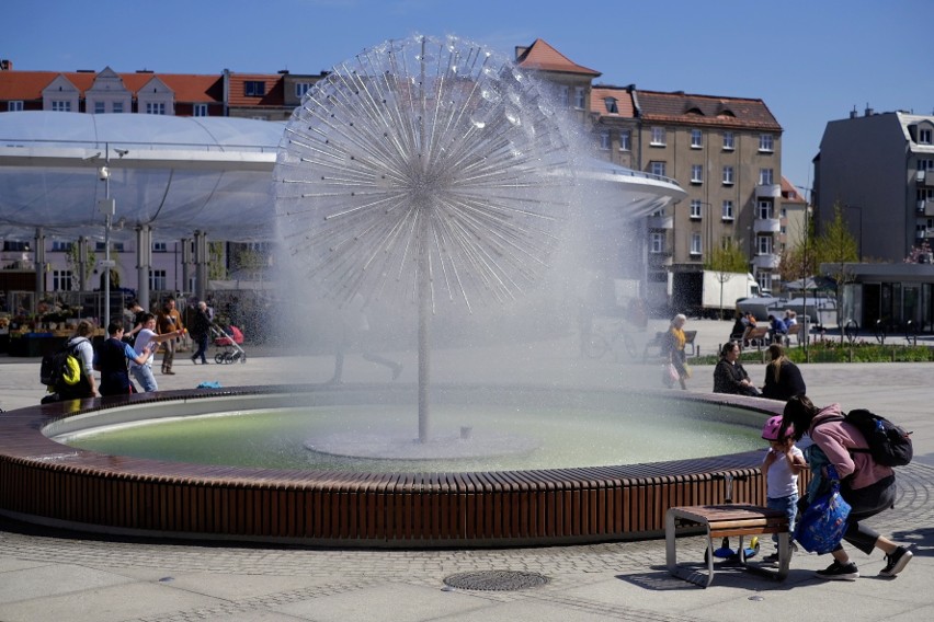 Na rynku Łazarskim już można podziwiać fontannę. Wcześniej...