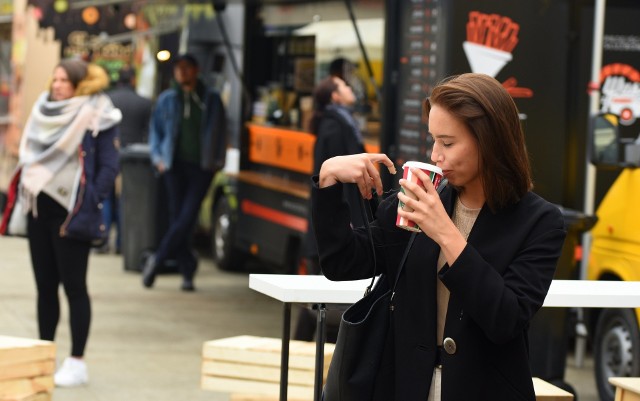 Rynek Smaków w Katowicach. Trwa zlot foodtrucków