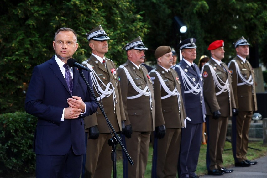 W Warszawie na Cmentarzu Wojskowym na Powązkach przed...