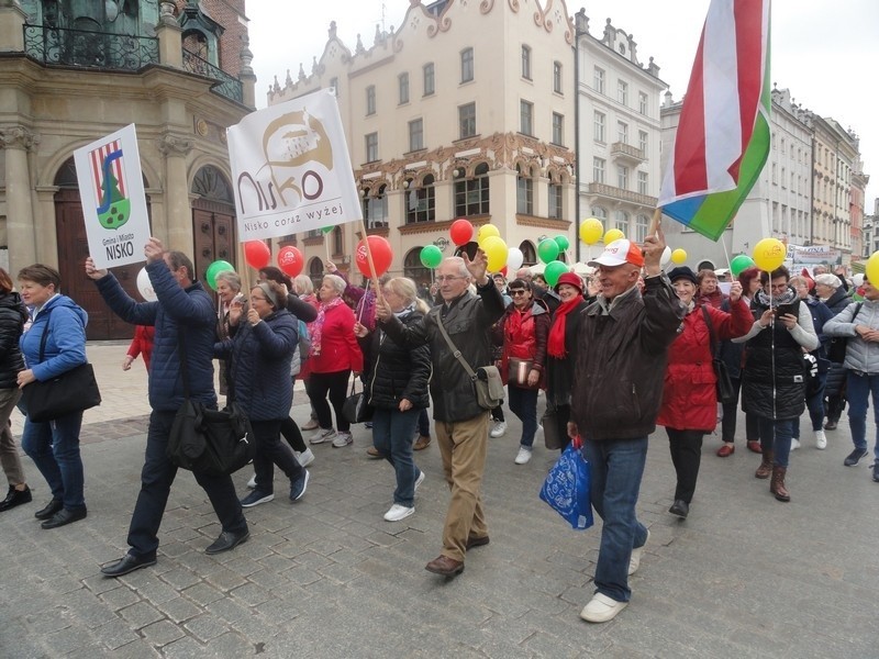 Seniorzy z Niska po raz pierwszy na Międzynarodowych Senioraliach w Krakowie [ZDJĘCIA]