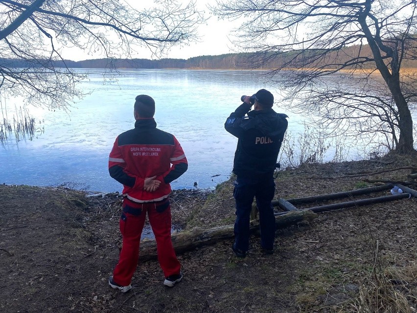 Zimą włocławscy policjanci z ogniwa prewencji na wodach...