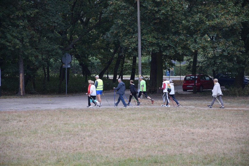 Trasa marszu biegła m.in. przez park Słowiański.
