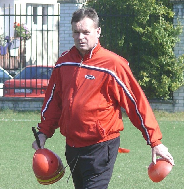 Sławomir Adamus, były trener piłkarzy Stali Stalowa Wola, uważa, że za wcześnie na podsumowania gry "Stalówki" w obecnym sezonie.