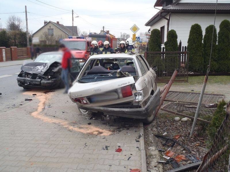 Seat staranował audi. Audi unicestwiło płot [ZDJĘCIA]