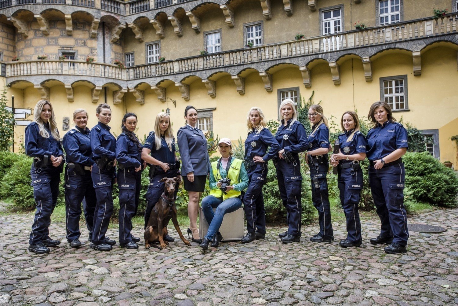 Piękne dolnośląskie policjantki pozowały do zdjęć. Zobacz ...