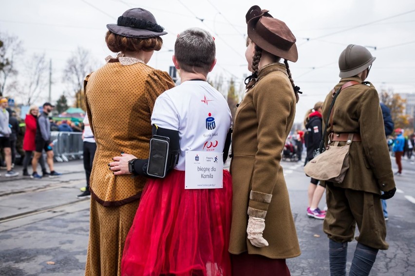 Bieg Niepodległości 2019 Warszawa WYNIKI ZDJĘCIA UCZESTNIKÓW Arkadiusz Gardzielewski najszybszy, biegacze uczcili rocznicę