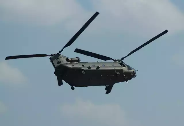 Wojskowe śmigłowce Boeing CH-47 Chinook przeleciały nad Słubicami w poniedziałek, 4 czerwca.