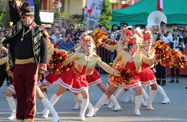 Mażoretki i Orkiestra Fanfares of Lviv – Ukraina w tym roku powróciła na Festiwal Orkiestr Wojskowych i Dętych w Skale
