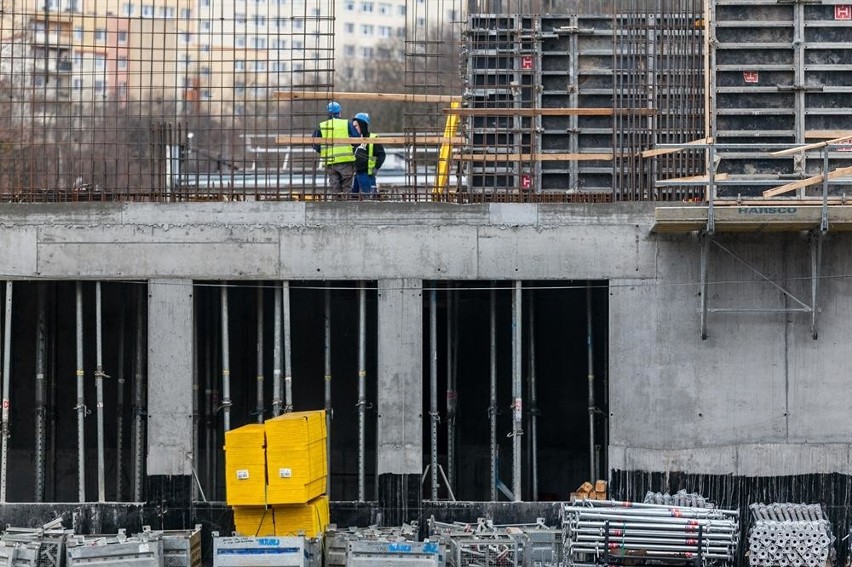 Wieżowce nad Brdą - zdobią czy szpecą