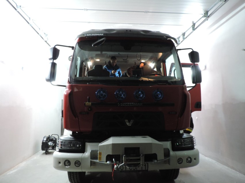 Ochotnicza Straż Pożarna w Brzeznej cieszy się nowym samochodem gaśniczym [ZDJĘCIA]