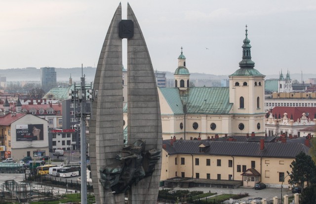 14.04.2016 rzeszow rzeszow panorama miasta widok z tarasu hotel rzeszow nz pomnik czynu walk rewolucyjnych fot krzysztof kapica