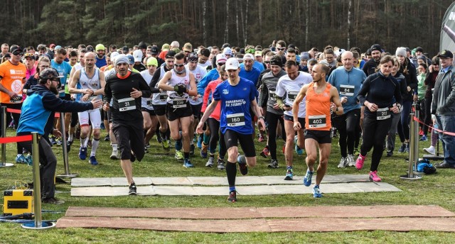 W niedzielę w Bydgoszczy odbył się bieg pamięci Jacka Śniegockiego. Uczestnicy pokonali dystans 5 kilometrów.Jacek Śniegocki uważany jest za ojca bydgoskiej onkologii. Walczył w powstaniu warszawskim (ps. Czek). Zebrane podczas biegu fundusze zostaną przeznaczone na wsparcie pacjentów Oddziału Medycyny Paliatywnej Szpitala Uniwersyteckiego nr 1 im. dr. A. Jurasza w Bydgoszczy. Pacjenci trafiający na oddział najczęściej są w terminalnym okresie choroby (są nieuleczalnie chorzy, wielu z nich umiera na oddziałach). Celem jest zakup środków oraz sprzętu umożliwiającego podniesienie komfortu, jakości życia pacjentów na oddziale.➤ Więcej zdjęć na następnych stronach 