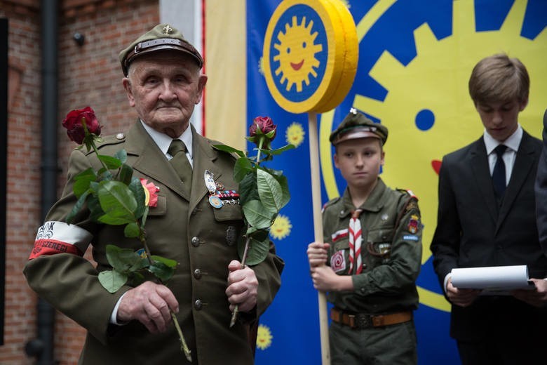 Druh Władek już zidentyfikowany przez św. Piotra. Teraz uśmiecha się z góry