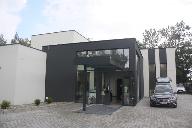 Pierwsze krematorium w Katowicach otwarte. Dom Pożegnań znajduje się przy ulicy Cmentarnej