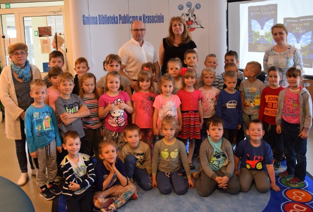Spotkanie z dziennikarzem „Echa Dnia” w krasocińskiej bibliotece w ramach akcji „Cała Polska czyta dzieciom”.