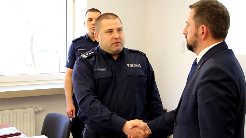 Posterunek policji w Sobolewie. Burmistrz Supraśla Radosław...
