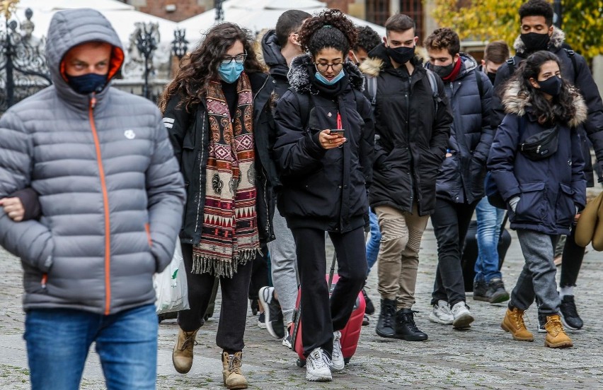 Jest możliwe, że niektóre z obostrzenia zostaną poluzowane....