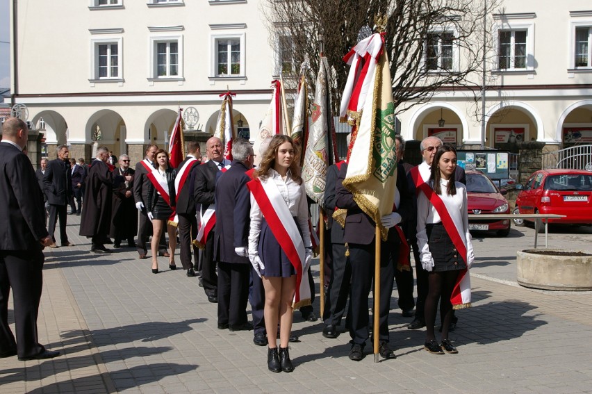 Gorlice. Cech Rzemiosł i Przedsiębiorczości ma nowy sztandar. Uroczyste poświęcenie w bazylice