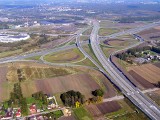 Węzeł Sośnica, skrzyżowanie autostrad A1, A4 i DK44, ma 10 lat. Otwarto go 23 grudnia 2009. To ciągle największy węzeł drogowy w Polsce 