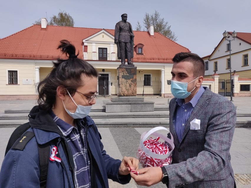 Dzisiaj o godz. 12 uczniowie OHP z całego województwa...