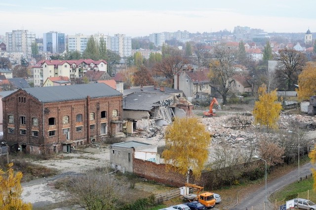 rzy Lisiej króluje ciężki sprzęt, parking ma tu powstać jeszcze w tym roku