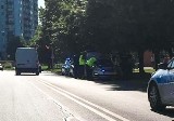 Wypadek na przejściu dla pieszych: Policjanci potrącili chłopca w Zawierciu. Dziecko trafiło do szpitala