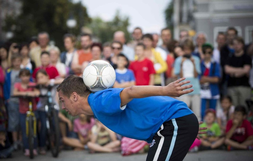 - Pewnego dnia kumpel pokazał mi filmik z Freestyle football...