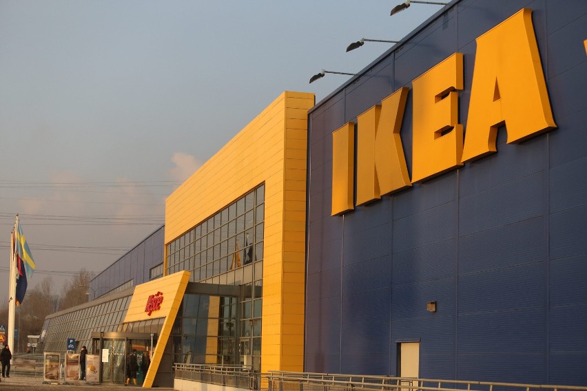 Sieć IKEA to najpopularniejsza sieć, w której można kupić...