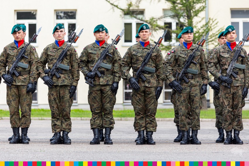 Nowi żołnierze w 18. Białostockim Pułku Rozpoznawczym złożyli przysięgę [ZDJĘCIA]