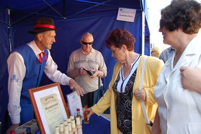 Jan Pyra z Mrozowa  od lat przygotowuje propozycje na konkurs. Tym razem wyróżniono jego nalewkę z pokrzywy.