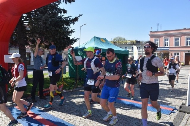 Jak wyjaśniają sami organizatorzy nazwa GWiNT wzięła się do pierwszych liter w nazwach trzech powiatów - grodziskiego, wolsztyńskiego i nowotomyskiego - przez, które przebiega trasa ultramaratonu.