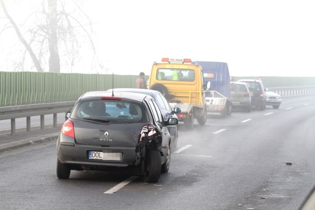 Na drogach regionu jest naprawdę ślisko. Apelujemy o zachowanie szczególnej ostrożności, by uniknąć niebezpiecznych sytuacji i wypadków.