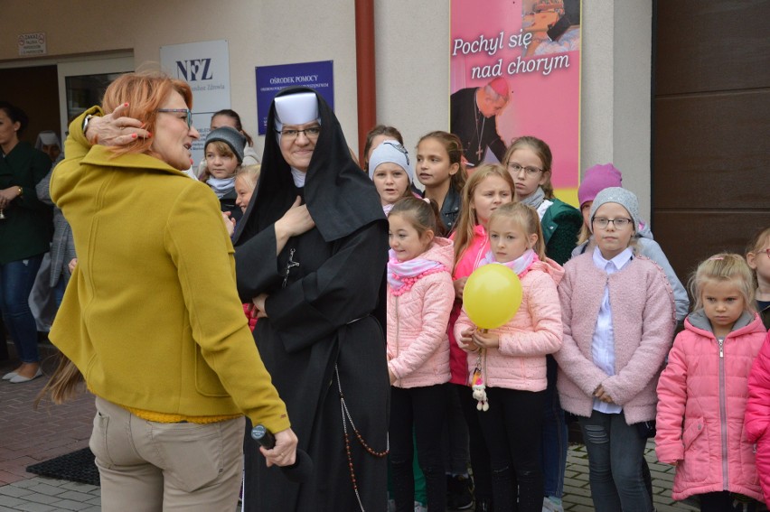 Pola Nadziei w Miechowie. Sadzili żonkile dla Hospicjum