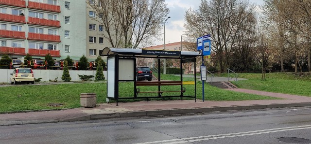 W Dąbrowie Górniczej Metropolia GZM montuje nowe wiaty przystankowe Zobacz kolejne zdjęcia/plansze. Przesuwaj zdjęcia w prawo - naciśnij strzałkę lub przycisk NASTĘPNE