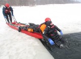 Zimowe ćwiczenia na kieleckim zalewie