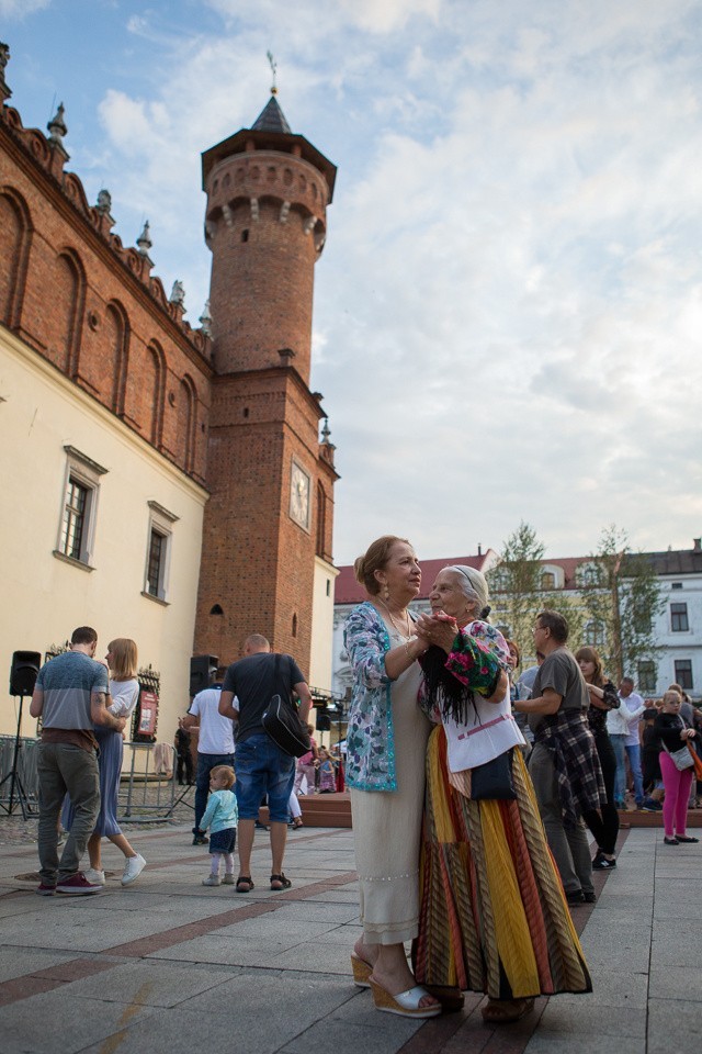 Letnia potańcówka na tarnowskim rynku