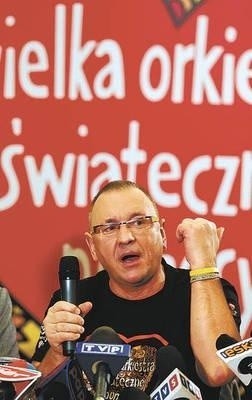 Jerzy Owsiak zachęcał wczoraj w Chorzowie do udziału w swojej akcji Fot. Andrzej Grygiel/PAP