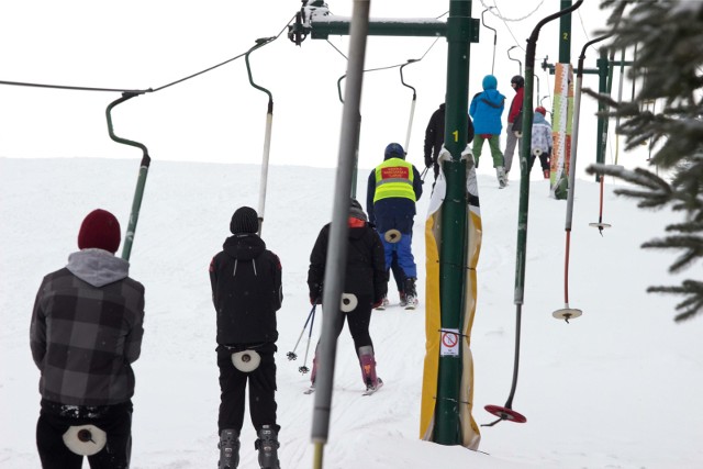 W Sudetach zapowiada się słoneczny weekend. Wszystkie dolnośląskie ośrodki narciarskie są otwarte. Najwięcej śniegu znajdziemy w Zieleńcu.