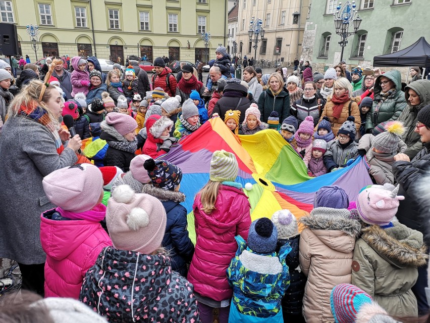 Kraków. Dzieci poszły w korowodzie św. Mikołaja [ZDJĘCIA]