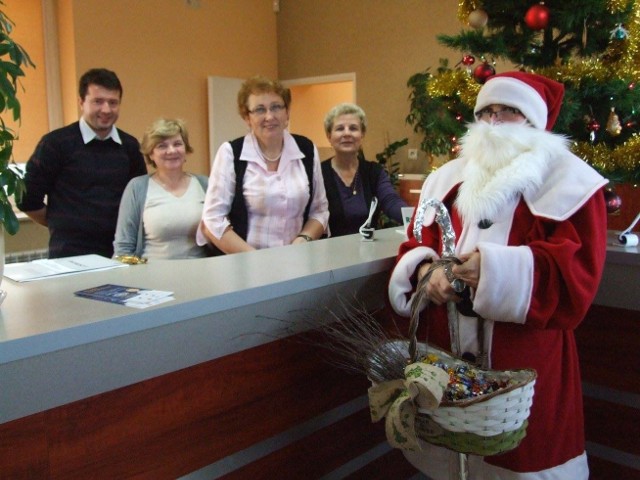 Zobaczcie, gdzie Mikołaj w Miedźnie trafił z wizytą w tym roku - sklepy, apteki, urzędy. Uśmiech na twarzy murowany!