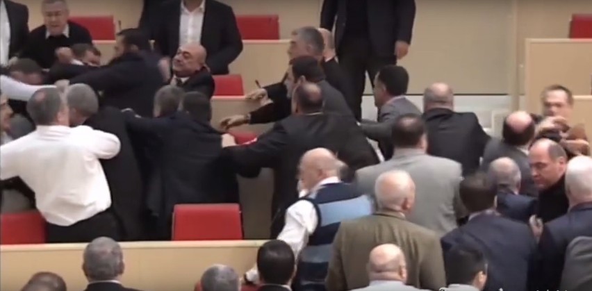 Bójka w parlamencie w Gruzji.