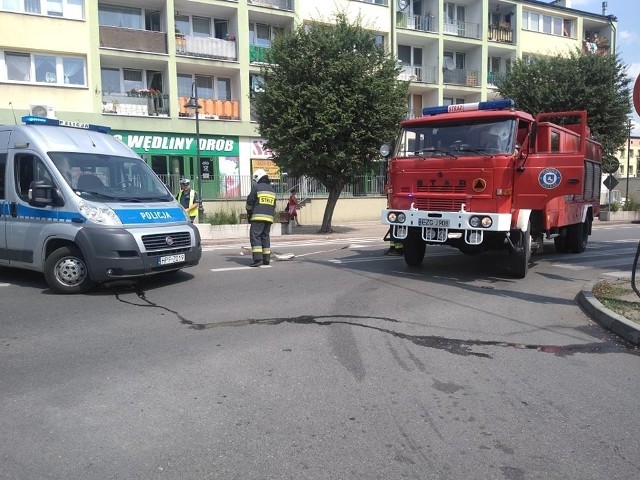 26-letni kierowca, który w poniedziałek po pijanemu wjechał w dwie kobiety na przejściu w centrum Zgierza,  usłyszał zarzuty. Potrącona 84-letnia kobieta zmarła na miejscu, 58-latka walczy o życie w szpitalu.26-letni kierowca, który w poniedziałek po pijanemu wjechał w dwie kobiety na przejściu w centrum Zgierza, usłyszał zarzuty. Potrącona 84-letnia kobieta zmarła na miejscu, 58-latka walczy o życie w szpitalu.CZYTAJ DALEJ NA NASTĘPNYM SLAJDZIE